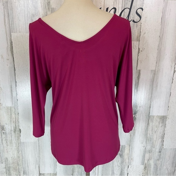 Carmen Raspberry Purple V Neck Cold Shoulder Hardware‎ Shirt Top Blouse Sz M - Picture 6 of 8